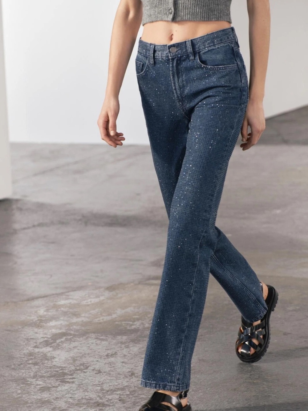 Zara Rhinestones Sparkling Straight Jeans in Deep Indigo. 38 Size = M size. NEW!
